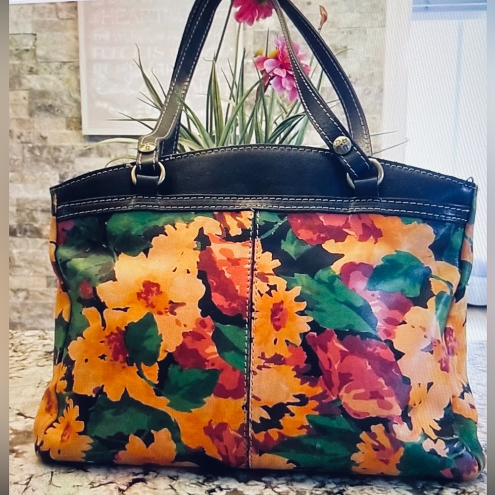 🌻Patricia Nash “Poppy” Shoulder Handbag (Used) - Picture 2 of 12